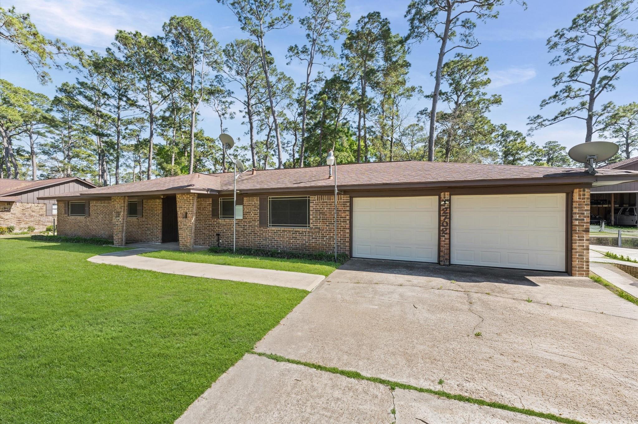2702 Crowell Lane