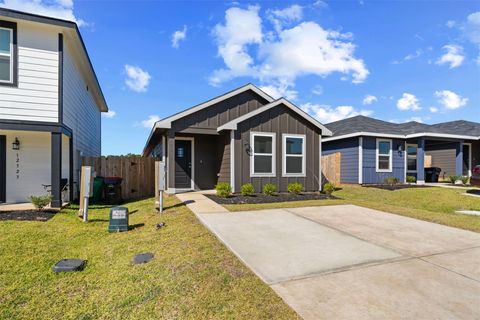 Photo of 12327 Sword Point Ct Ct, Willis, TX 77378 (MLS # 52757419)