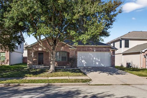 Homes For Sale - 10635 Gold Finch Road<br/> Baytown, TX 77523