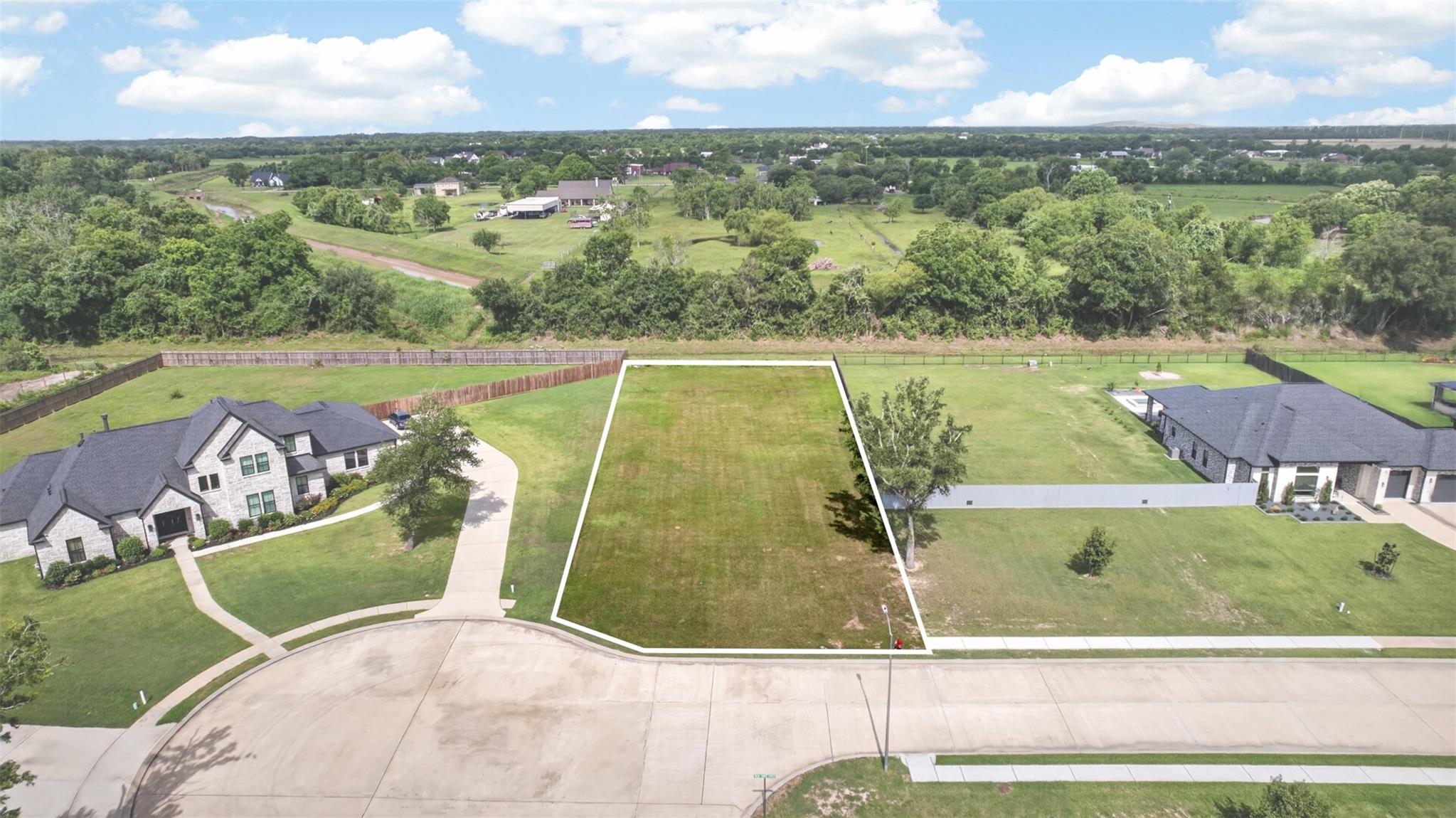 3158 W Tower Circle