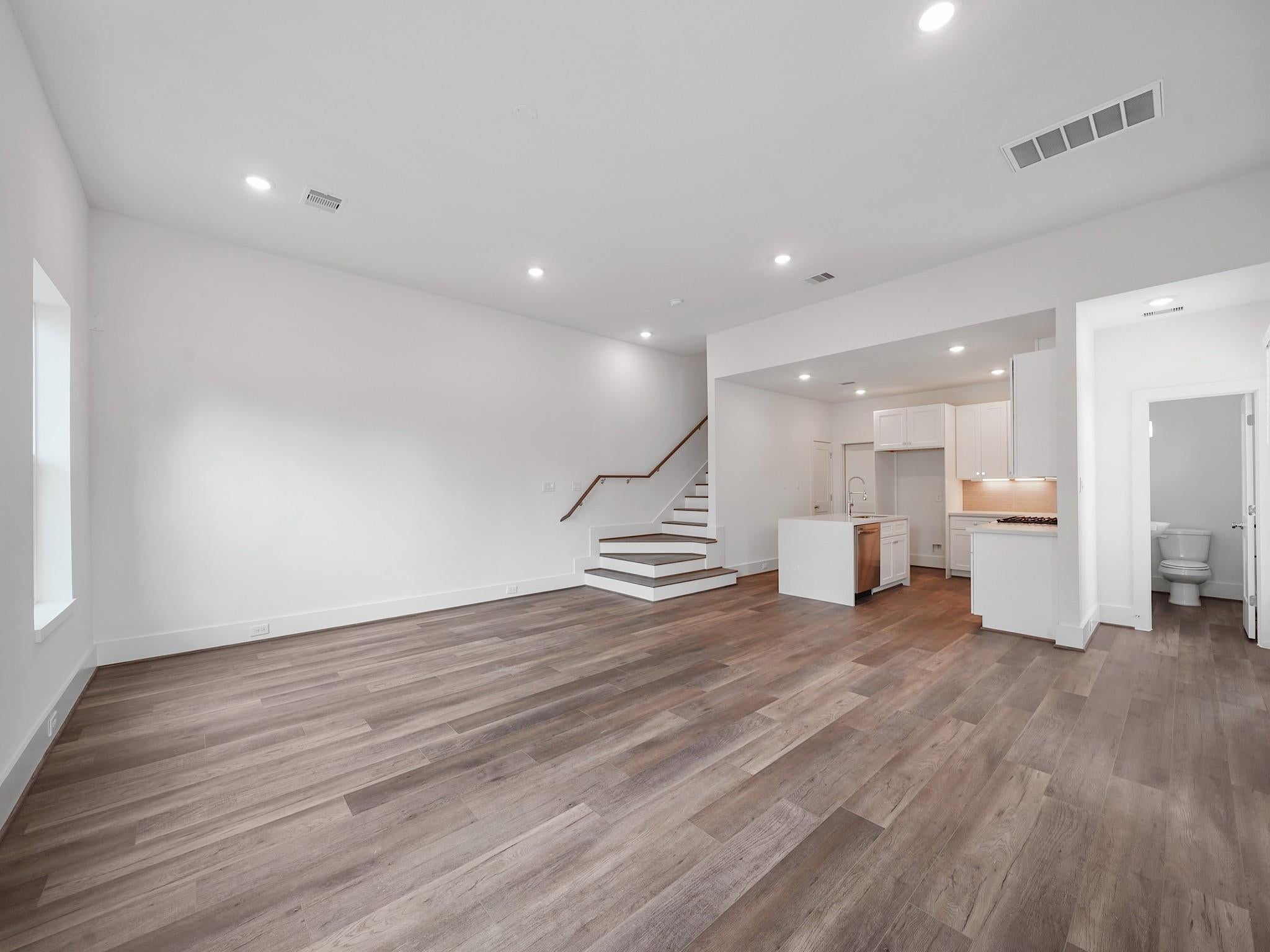 7508 Carver Road E