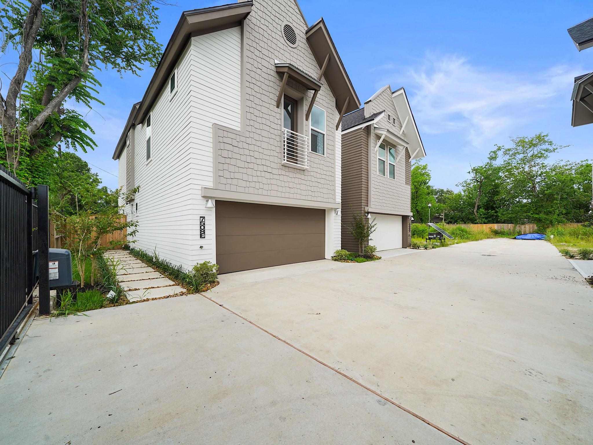 7508 Carver Road E