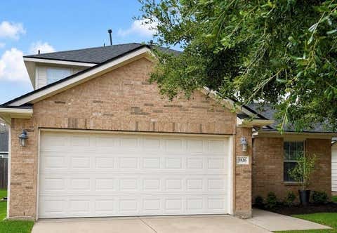 Photo of 3926 Falvel Shadow Creek Drive, Spring, TX 77388 (MLS # 4343490)