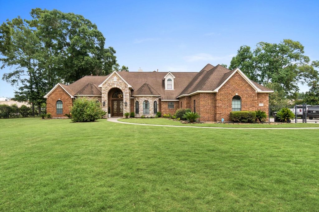 Photo of 14534 Iron Horseshoe Lane, Houston, TX 77044 (MLS # 94881258)