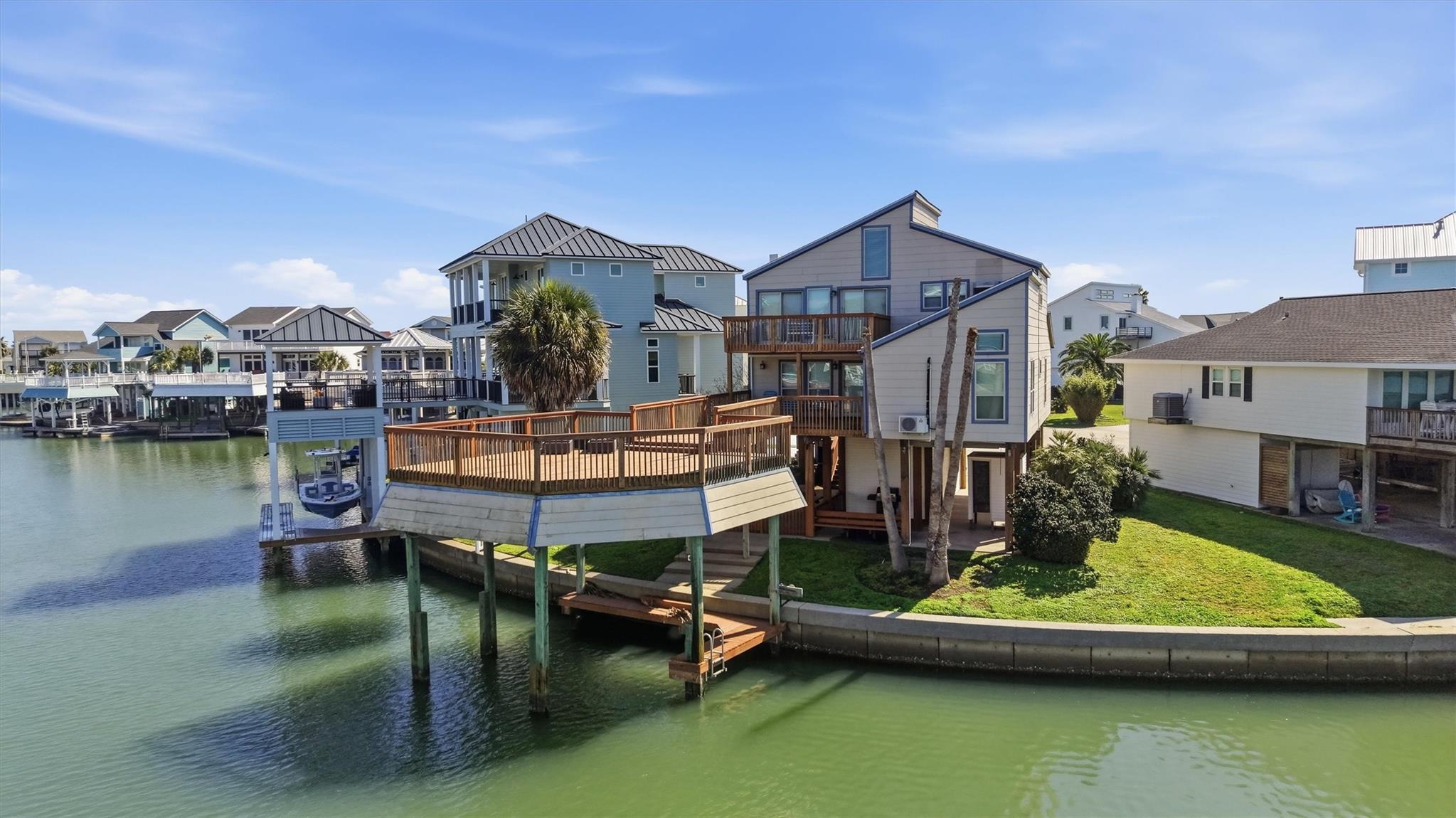 3902 Island Court