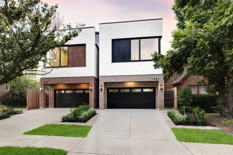 Photo of 1634 Castle Court, Houston, TX 77006 (MLS # 82786004)