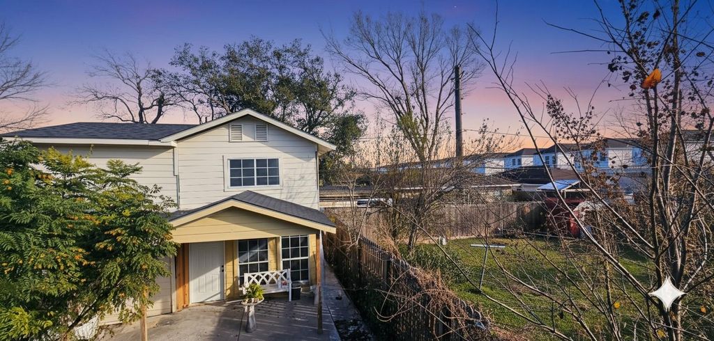 Photo of 2634 Tidewater Drive, Houston, TX 77045 (MLS # 55313001)