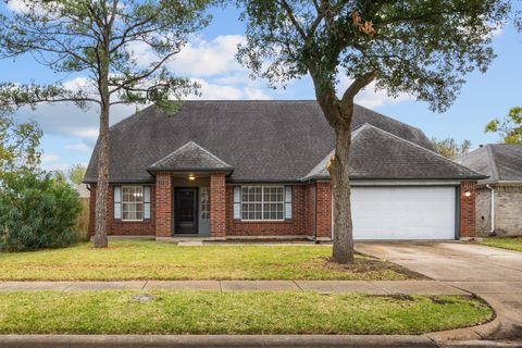 Photo of 10938 Graywood Court, La Porte, TX 77571 (MLS # 29051745)