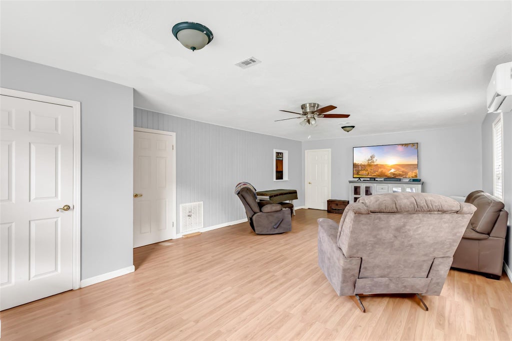 Photo of 112 Lone Pine Drive, Huffman, TX 77336 (MLS # 53670268)