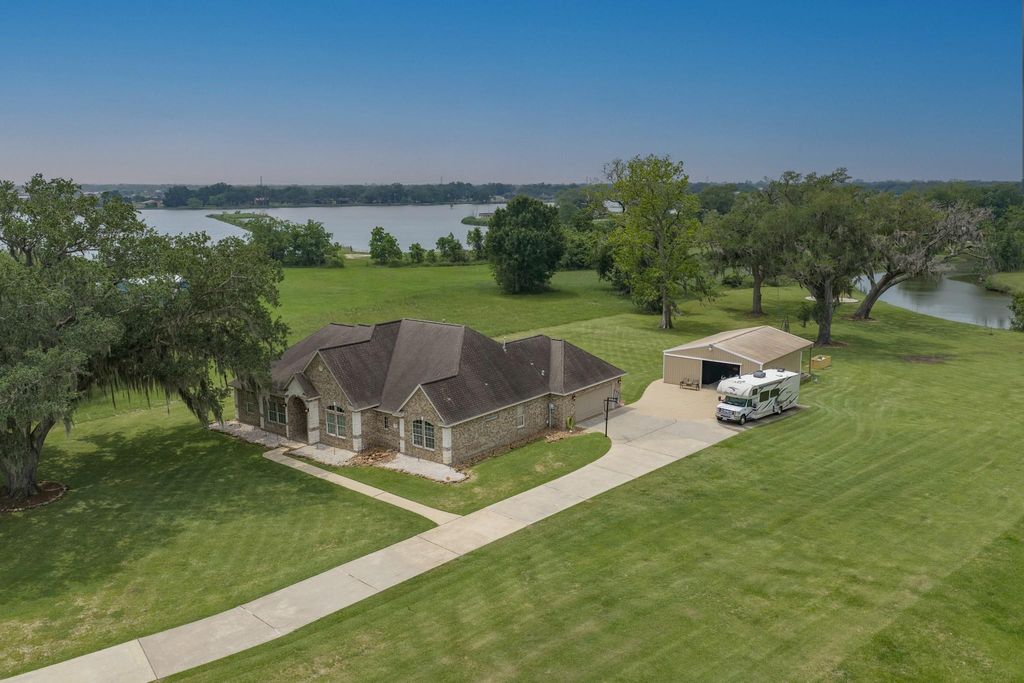 Photo of 544 Wagon Wheel Trail, Angleton, TX 77515 (MLS # 51931709)