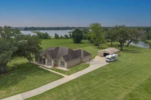 Photo of 544 Wagon Wheel Trail, Angleton, TX 77515 (MLS # 51931709)