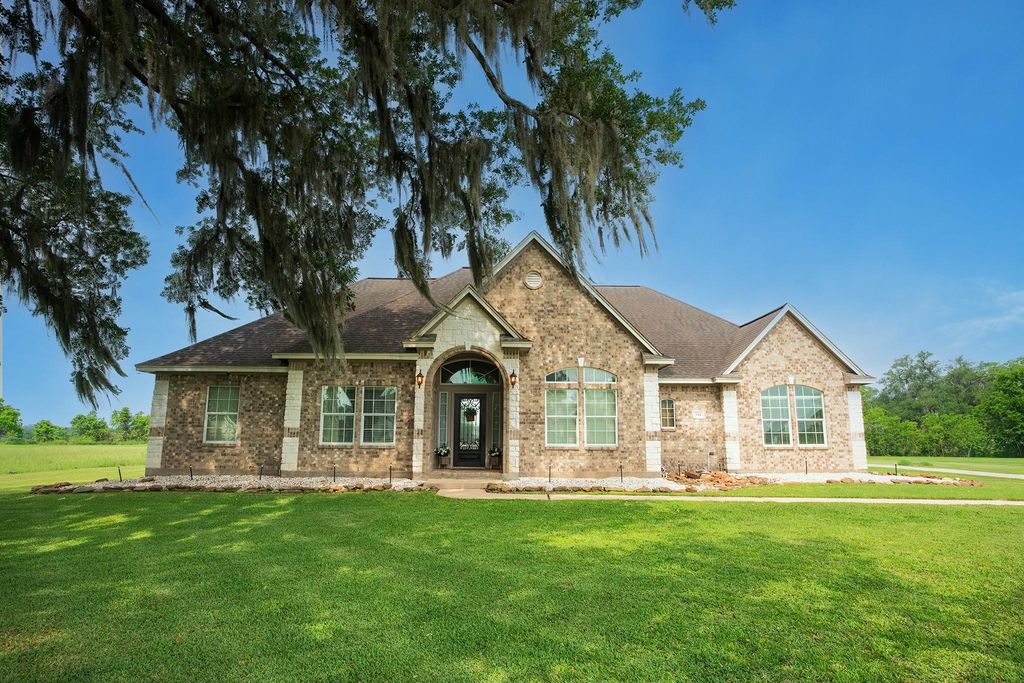 Photo of 544 Wagon Wheel Trail, Angleton, TX 77515 (MLS # 51931709)