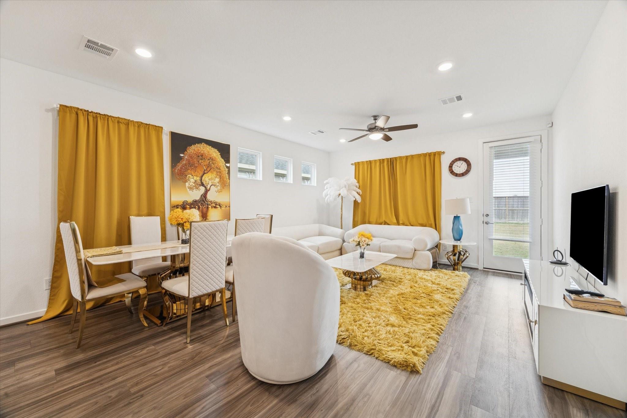 7122 Clearwater Cove Drive