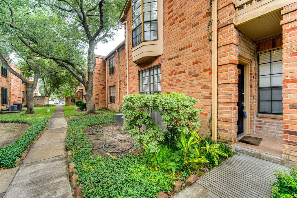 Photo of 2255 Braeswood Park Drive #235, Houston, TX 77030 (MLS # 90489863)