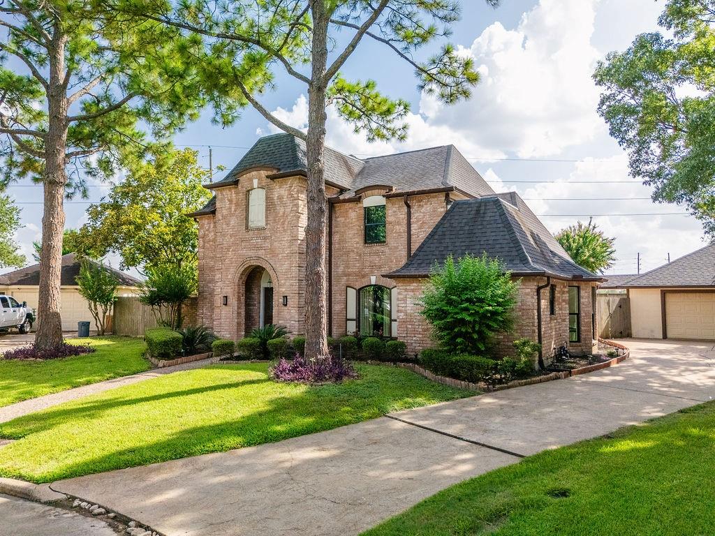 22827 Bucktrout Lane