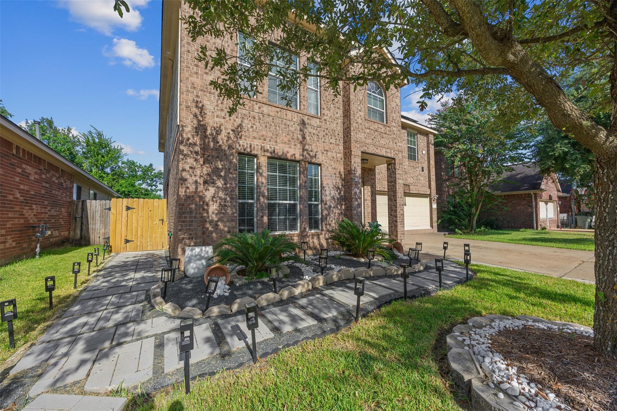 24415 Lakecrest Bend Drive