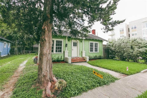 Photo of 1138 Algregg Street, Houston, TX 77009 (MLS # 95137736)