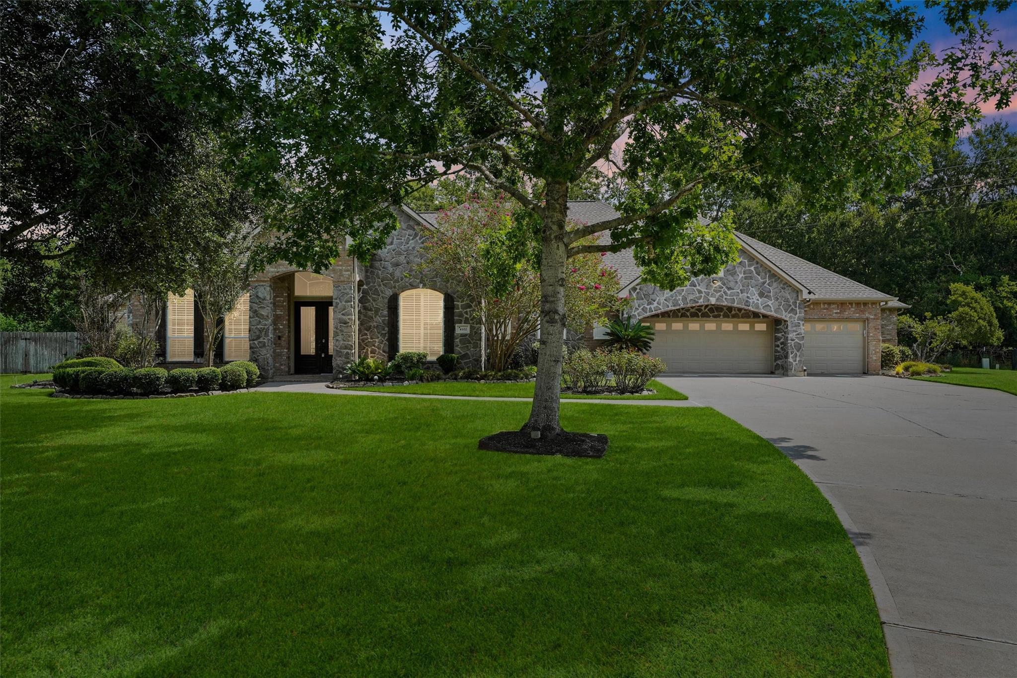 4102 Worthing Drive