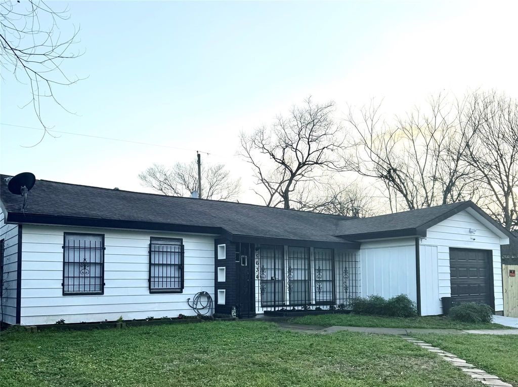 Photo of 5634 Belneath Street, Houston, TX 77033 (MLS # 68850801)