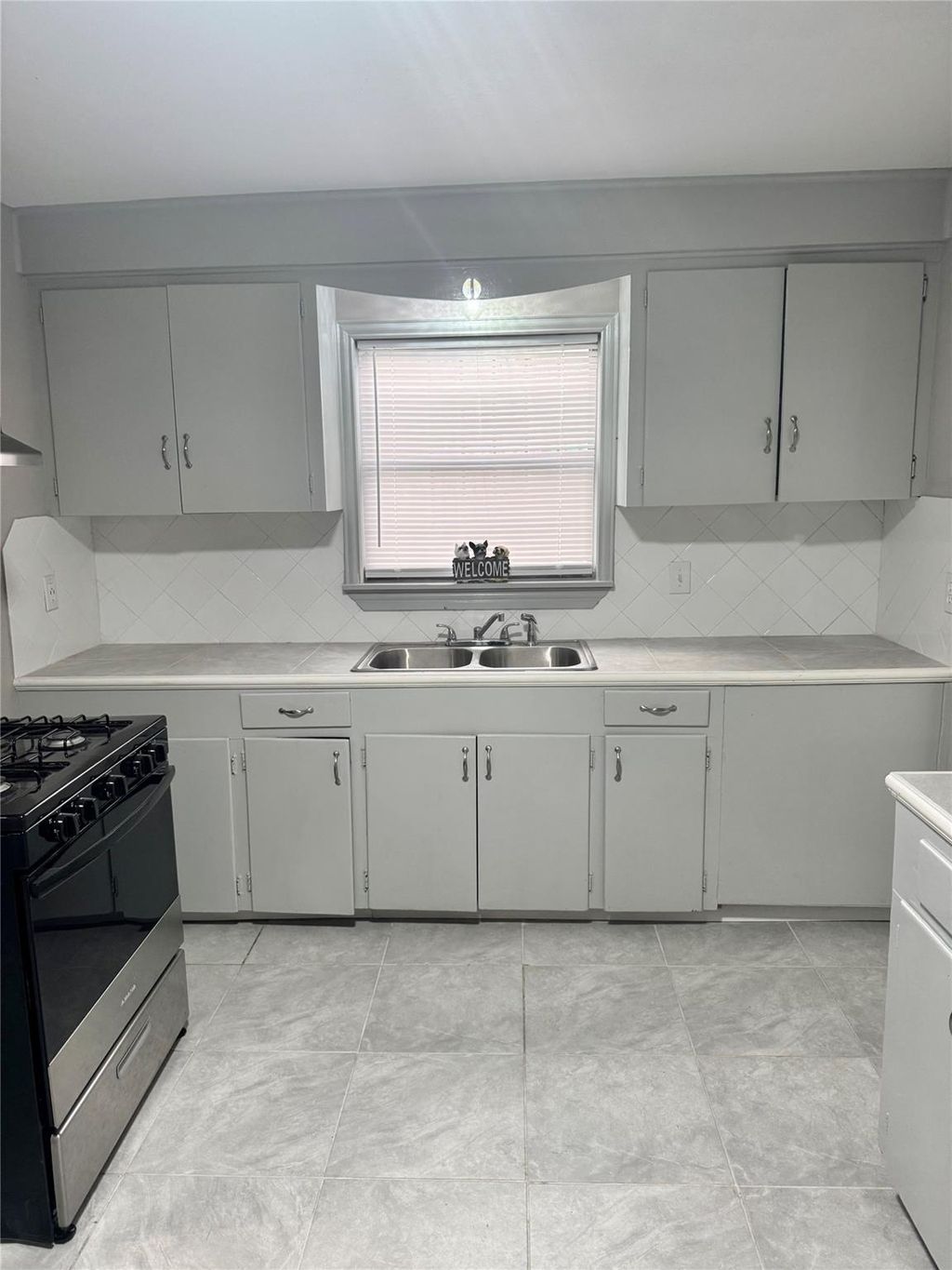 Photo of 5634 Belneath Street, Houston, TX 77033 (MLS # 68850801)