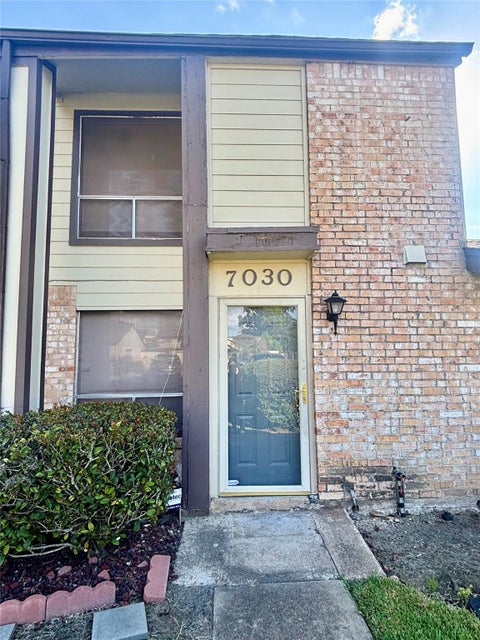 Photo of 7030 South Dairy Ashford Rd RD, Houston, TX 77072 (MLS # 14695129)