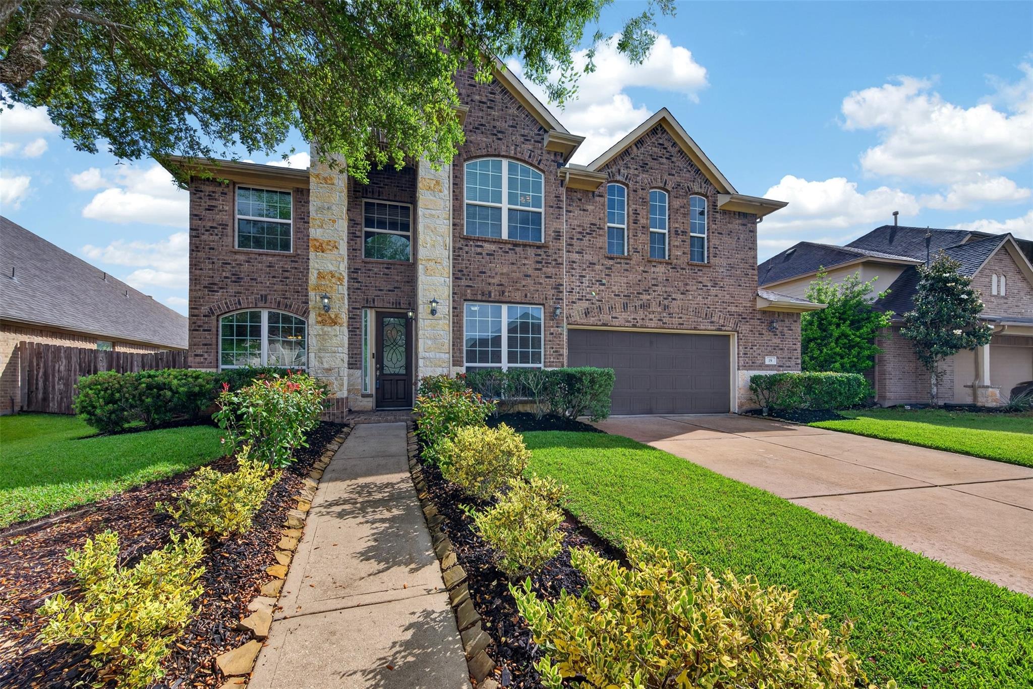 19 Roma Ridge Drive