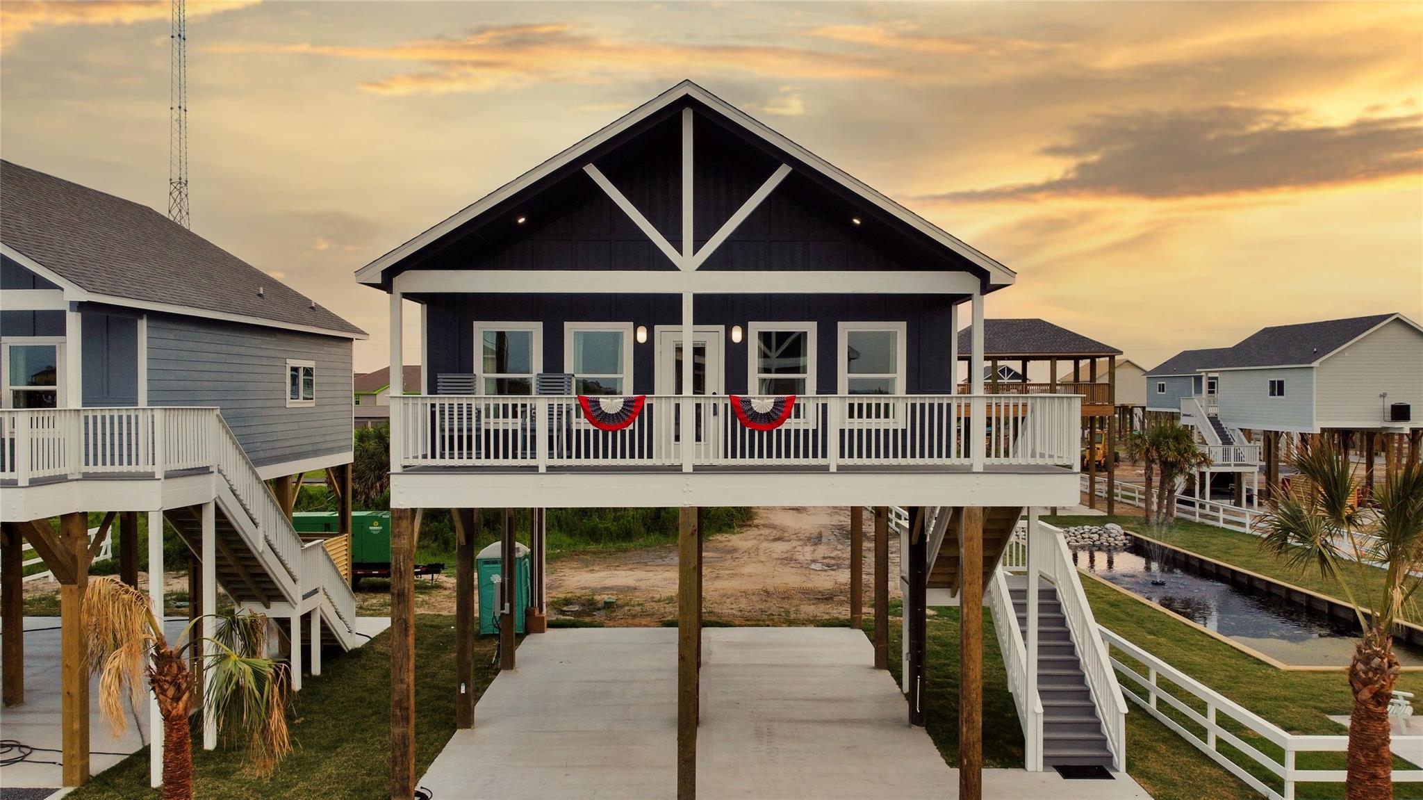 1041 Sunset Circle W