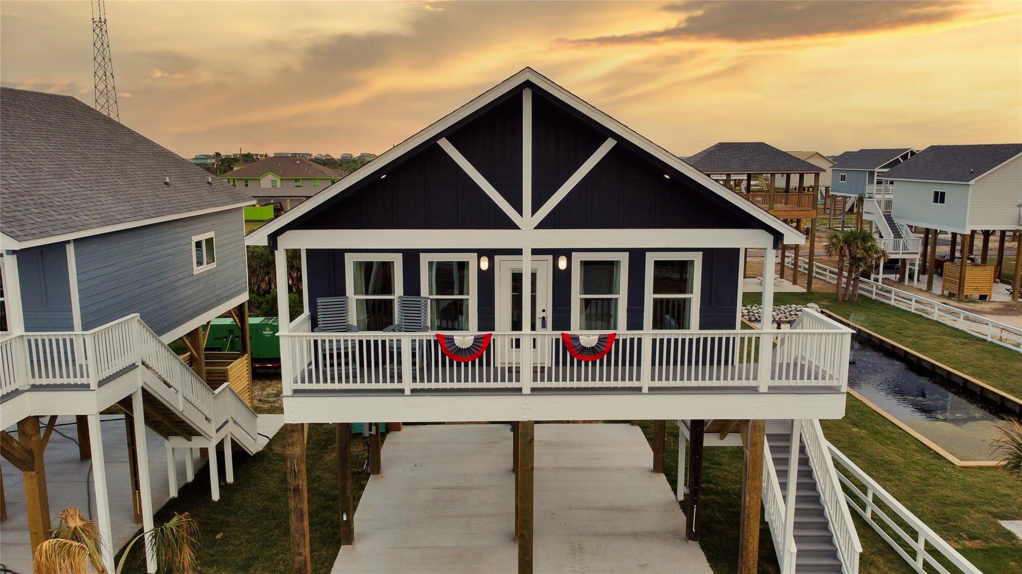 1041 Sunset Circle W