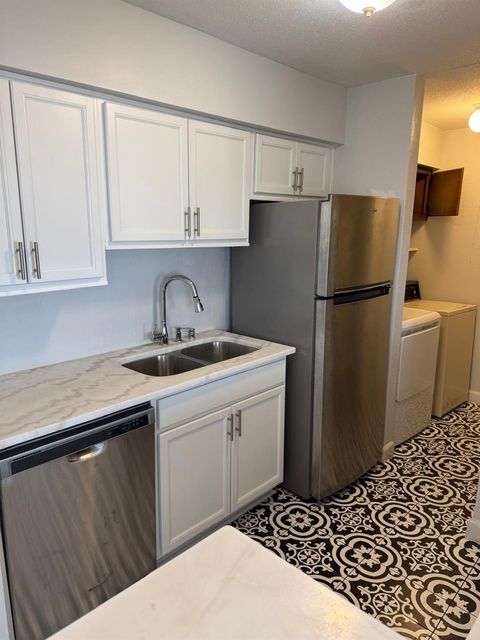 10603 S Wilcrest Drive 35 Houston TX 77099