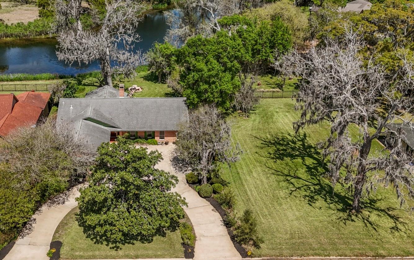 2261 Riverside Drive