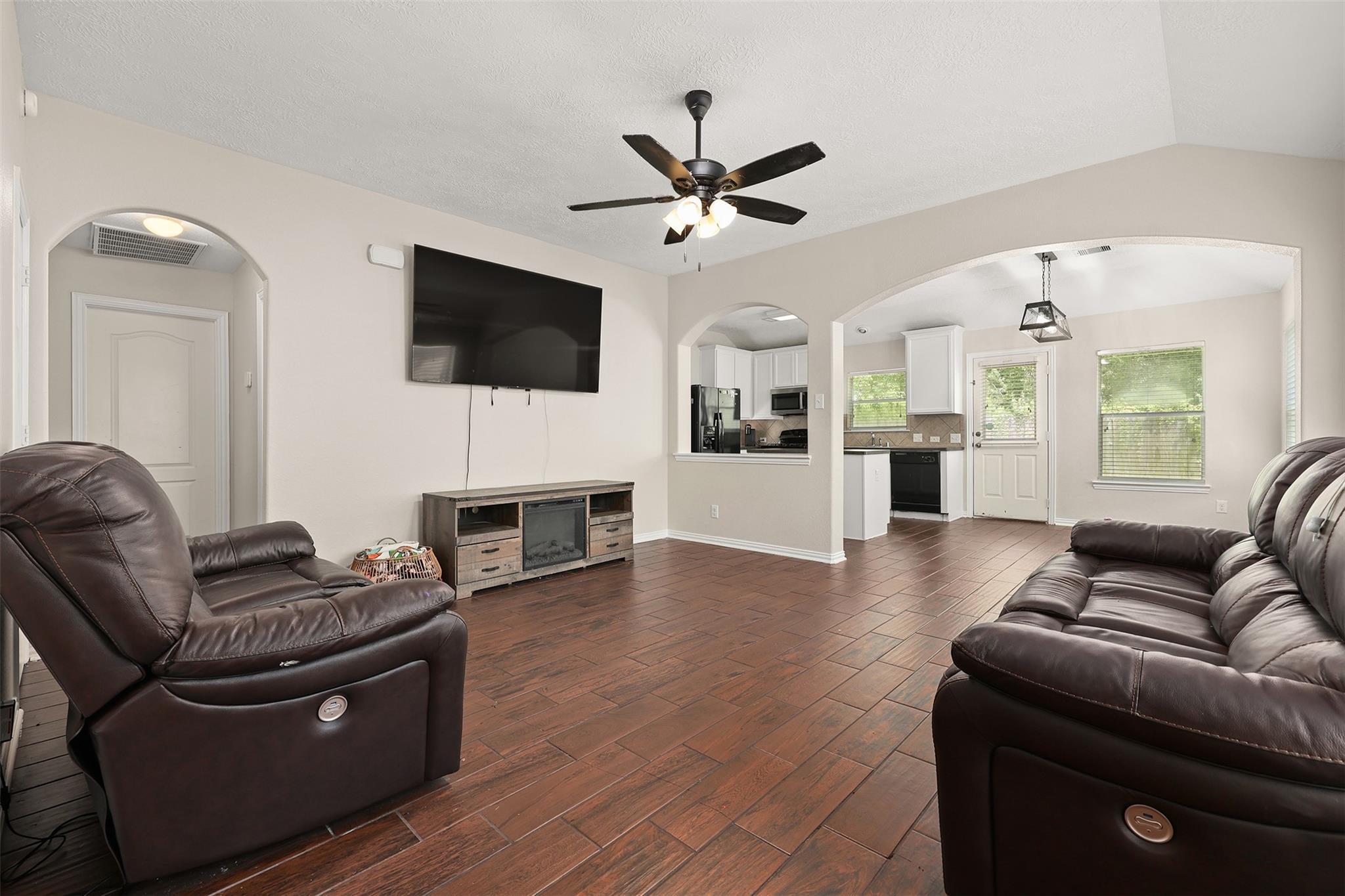 9210 Creekside Drive