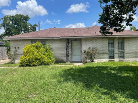 Homes For Sale - 4938 Drakestone Boulevard<br/> Houston, TX 77053