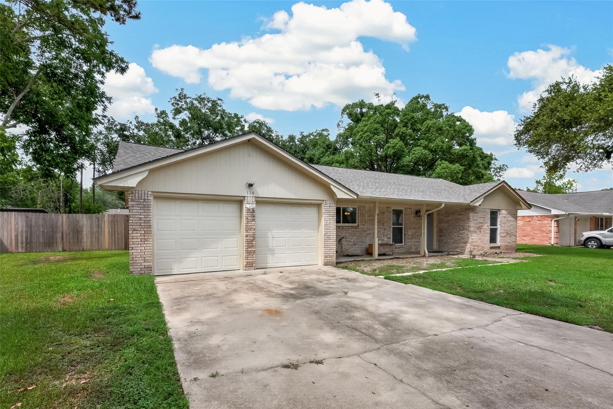 114 E Wildwinn Drive
