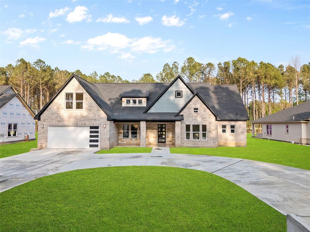 Photo of 3035 Coast Dr, Dayton, TX 77535 (MLS # 20788813)