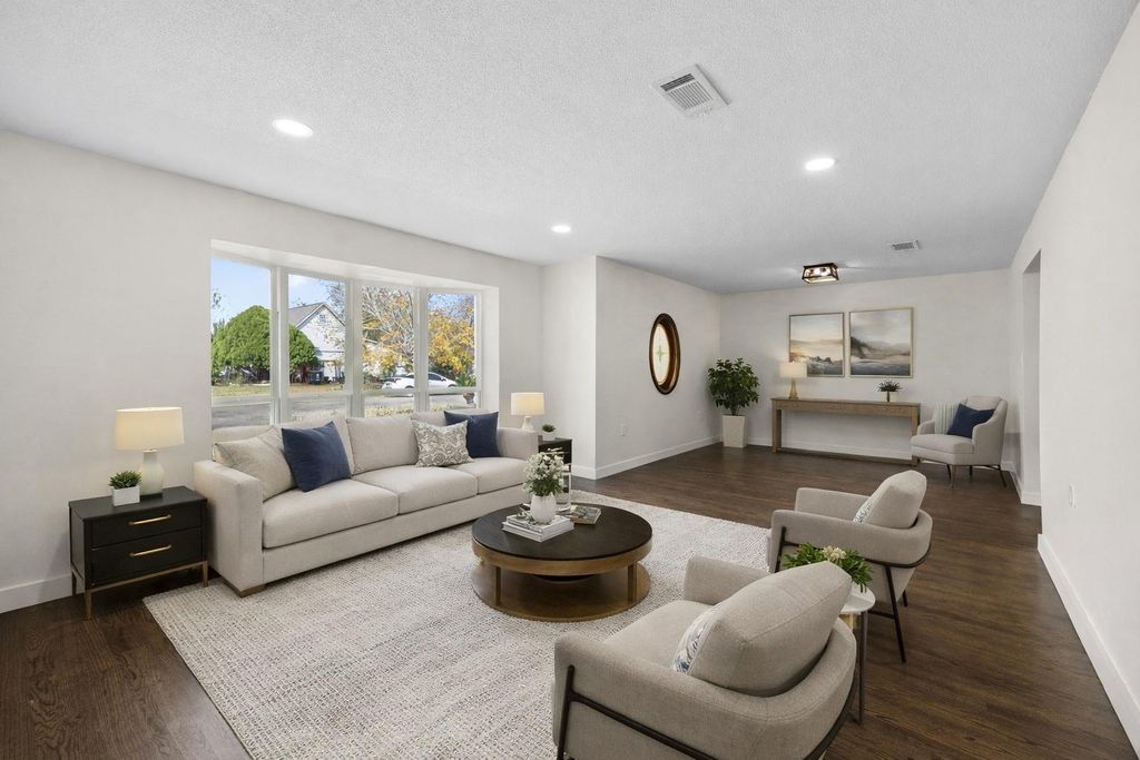 Photo of 6934 Heron Drive, Houston, TX 77087 (MLS # 40887577)