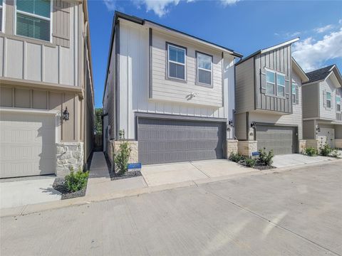 Photo of 17105 White Acer Way, Houston, TX 77084 (MLS # 97728557)