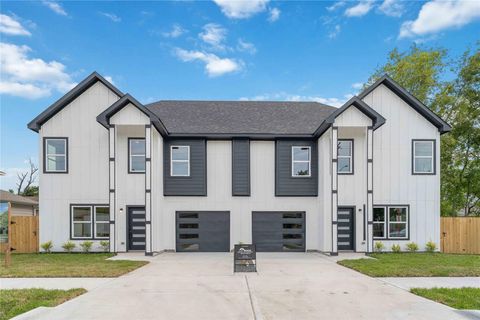 5420 Lynnfield Street A/B Houston TX 77028
