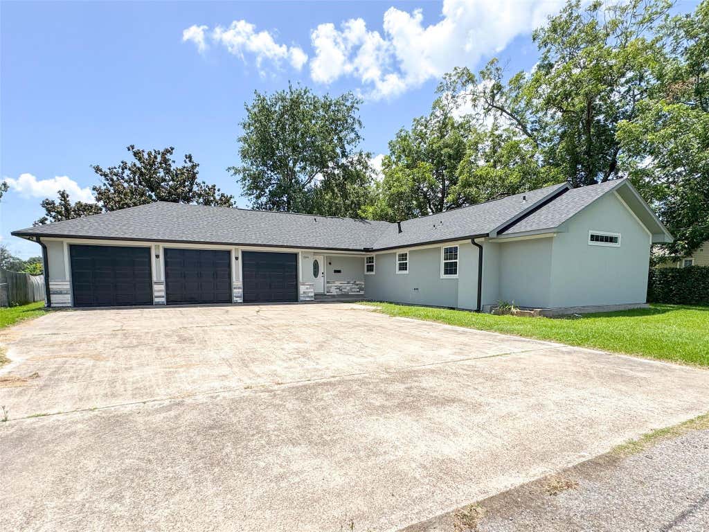 Photo of 204 Dyer Street, Baytown, TX 77520 (MLS # 6866904)