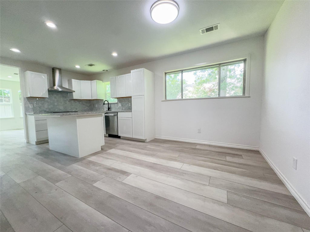 Photo of 204 Dyer Street, Baytown, TX 77520 (MLS # 6866904)