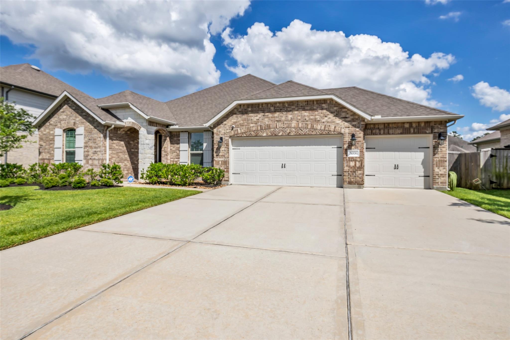 31006 Gullwing Manor Drive