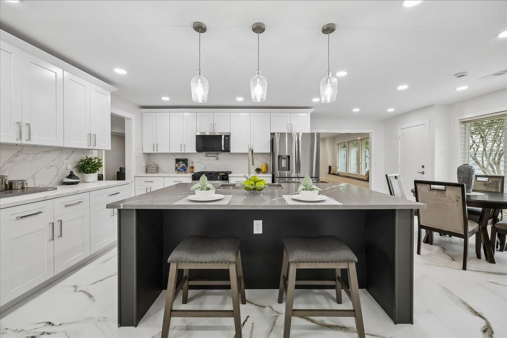 Photo of 7711 Meadowvale Drive, Houston, TX 77063 (MLS # 40479473)