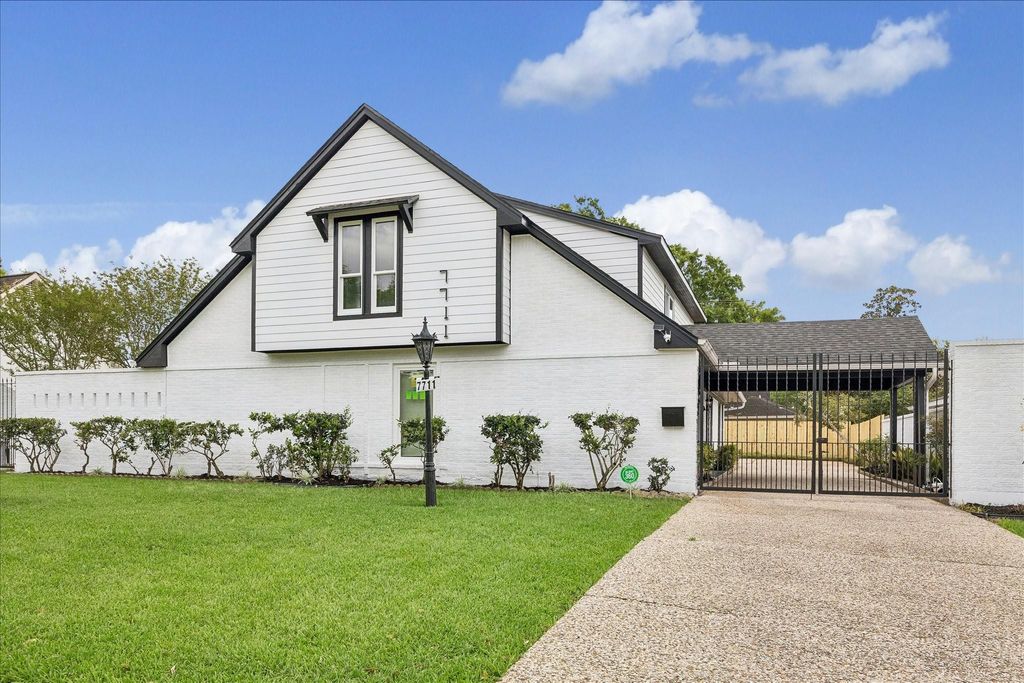 Photo of 7711 Meadowvale Drive, Houston, TX 77063 (MLS # 40479473)