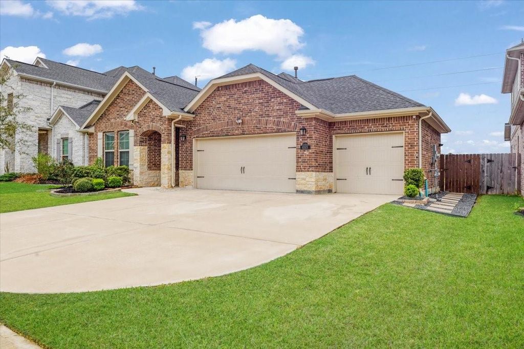 Photo of 8303 Flagman Trail, Fulshear, TX 77441 (MLS # 59598378)