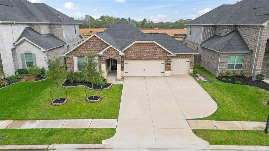 Photo of 8303 Flagman Trail, Fulshear, TX 77441 (MLS # 59598378)