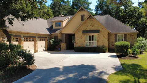 Photo of 901 N Falls Dr Drive, New Ulm, TX 78950 (MLS # 74367151) Photo of 901 N Falls Dr Drive, New Ulm, TX 78950 (MLS # 74367151)