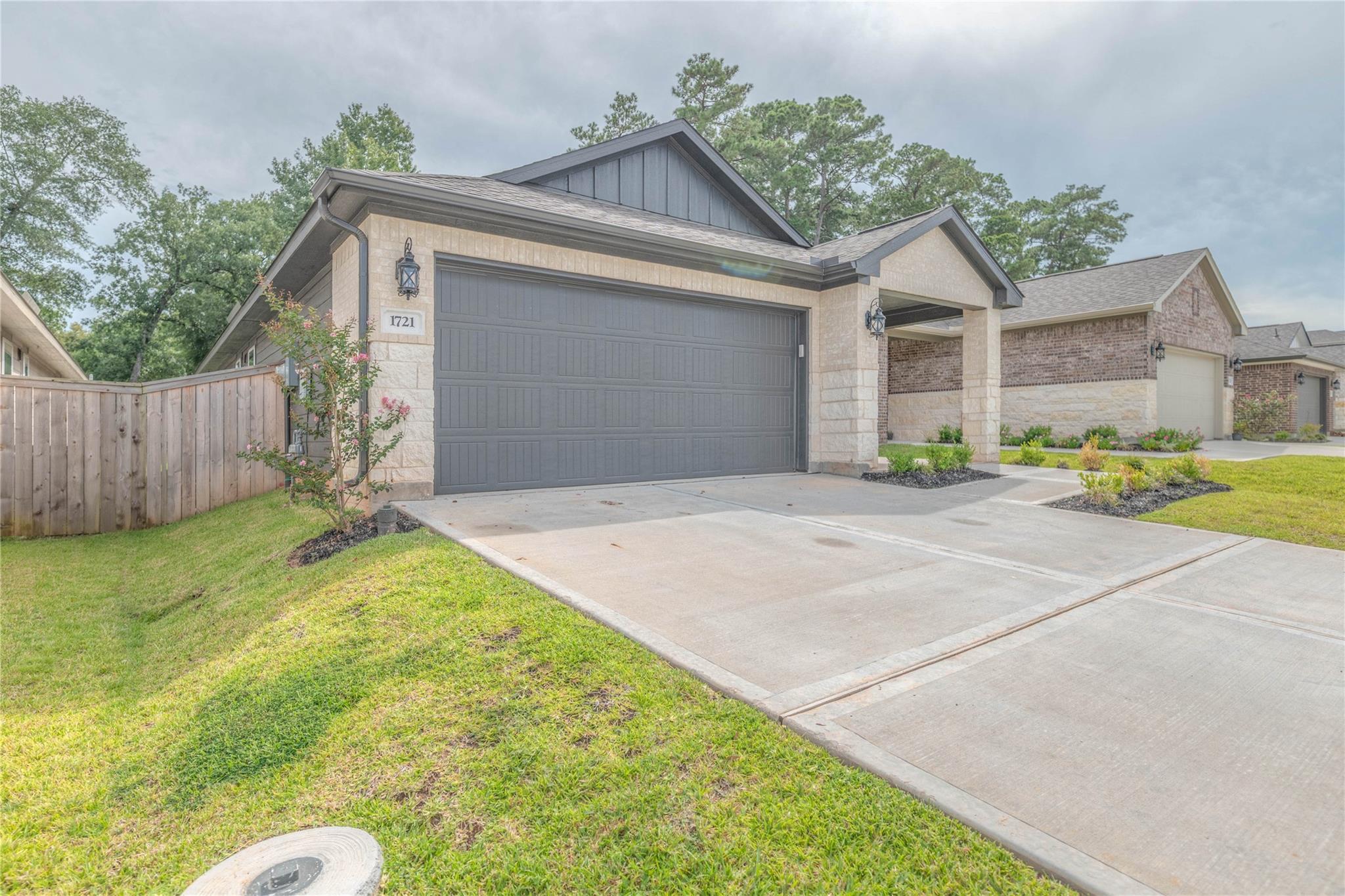 1721 Succotash Oak Court