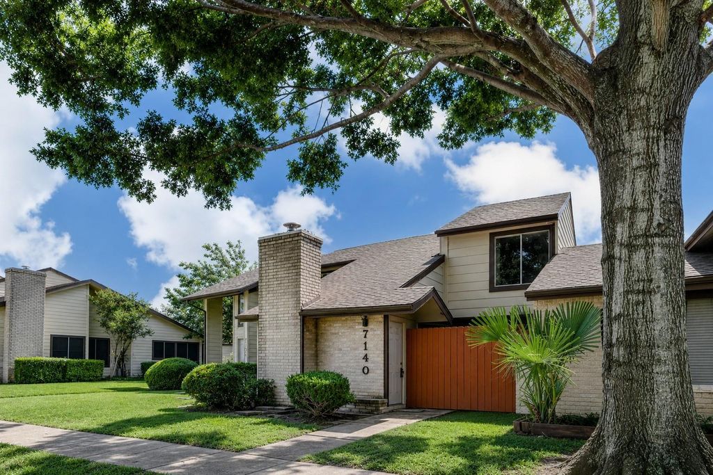 Photo of 7140 S Dairy Ashford Rd RD, Houston, TX 77072 (MLS # 5416357)