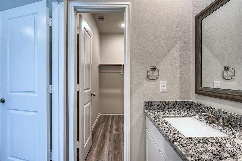 9595 Darkwood Street