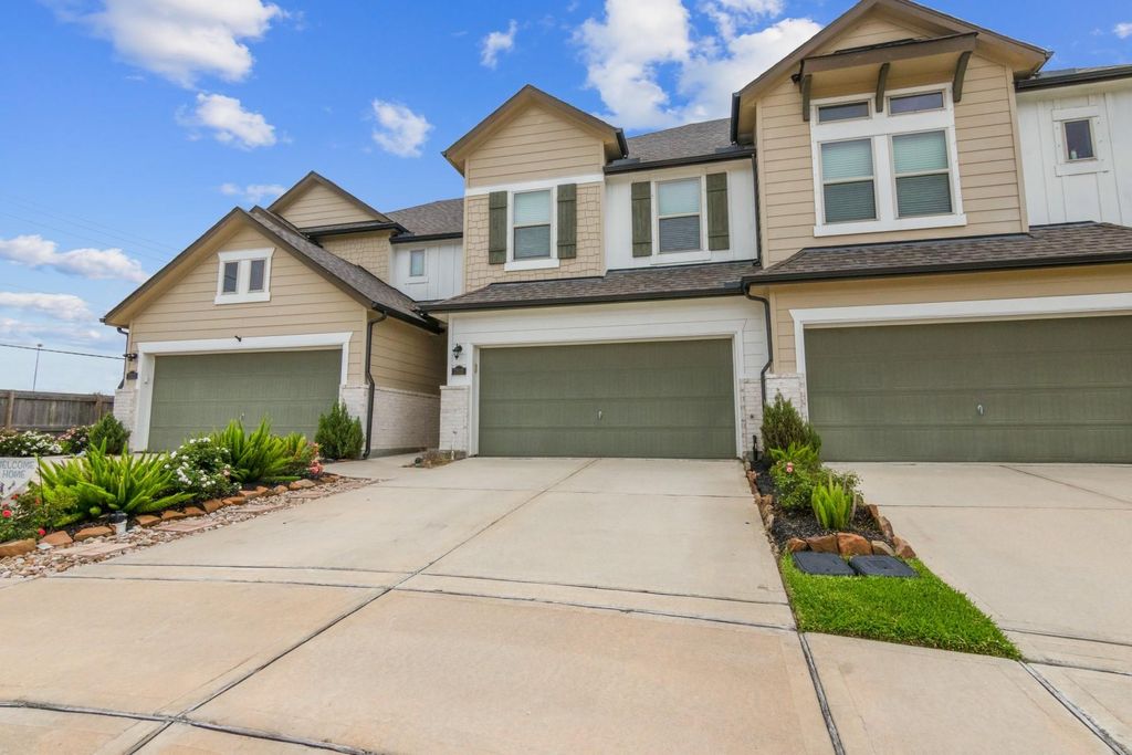 Photo of 7305 Hinsdale Drive, Pasadena, TX 77505 (MLS # 24042231)