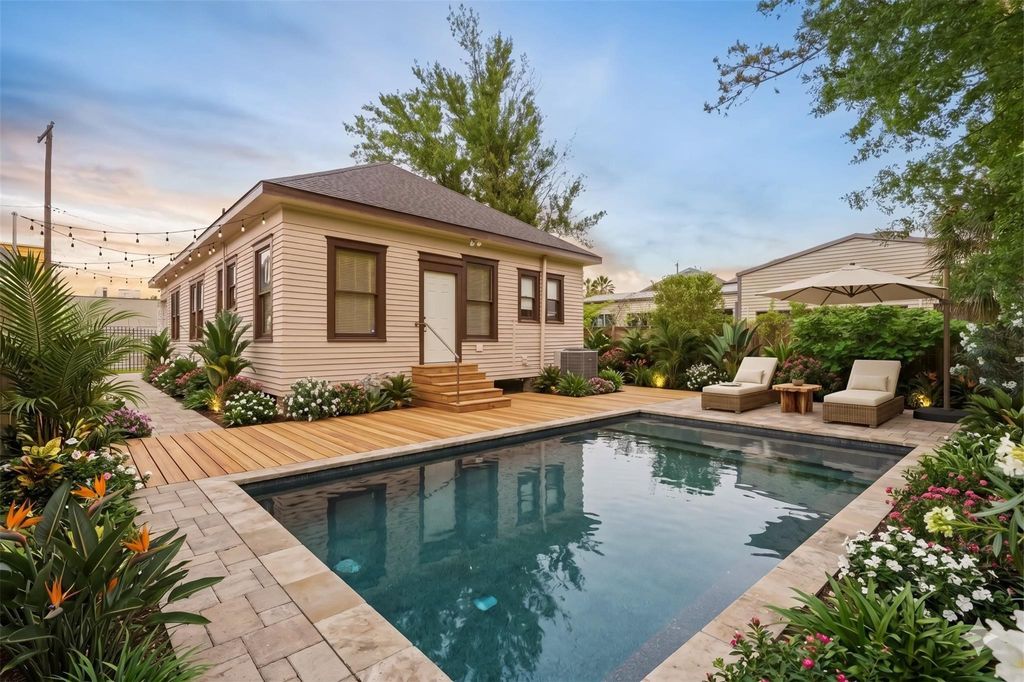 Photo of 1211 Bingham Street, Houston, TX 77007 (MLS # 55852323)